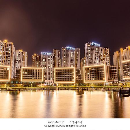 Апарт отель Lotte Castle Marina Йосу Экстерьер фото